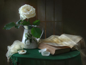 Картинка цветы розы натюрморт книга