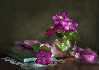 Картинка цветы клематис+ ломонос букетик