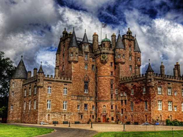 Обои картинки фото glamis castle scotland, города, замки англии, scotland, castle, замок, glamis, шотландия