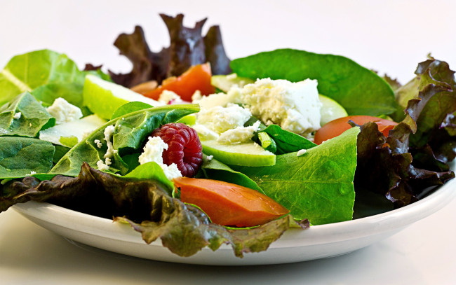 Обои картинки фото еда, салаты,  закуски, малина, творог, салат, зелень