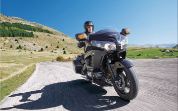 Картинка мотоциклы honda motorcycle f6b gold the wing