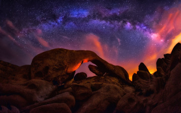 Картинка природа восходы закаты камни свет млечный путь ночь облака небо скалы звезды