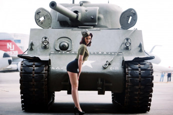 Картинка девушки -+брюнетки +шатенки танк брюнетка юбка мини