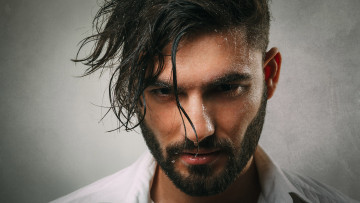 Картинка мужчины -+unsort брюнет усы бородка мокрые волосы