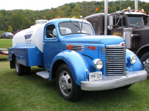 Картинка 1949+international+model+kb-6 автомобили international бронеавтомобили сша автобусы navistar грузовые