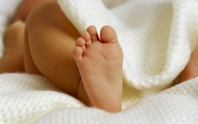 Обои картинки фото разное, руки,  ноги, ребенок, нога, младенец