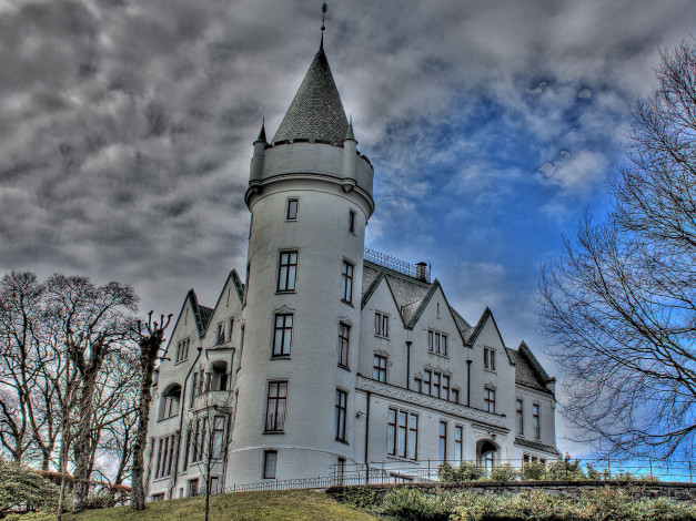 Обои картинки фото gamlehaugen, bergen, norway, города, здания, дома