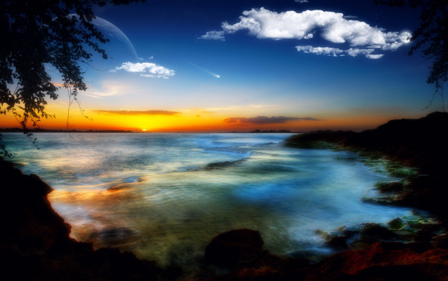 Обои картинки фото природа, восходы, закаты, облака, планета, волна, берег, вечер, море, горизонт