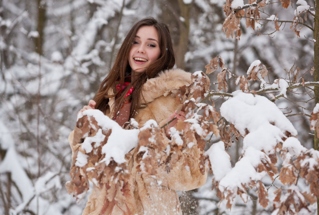 Обои картинки фото девушки, екатерина томчук, снег
