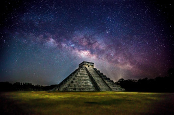 Картинка города -+исторические +архитектурные+памятники мексика Чичен-ица город ночь кетцалькоатль кукулькан пирамида райан смит фотограф млечный путь звезды небо