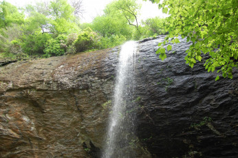 Картинка природа водопады поток скала лес