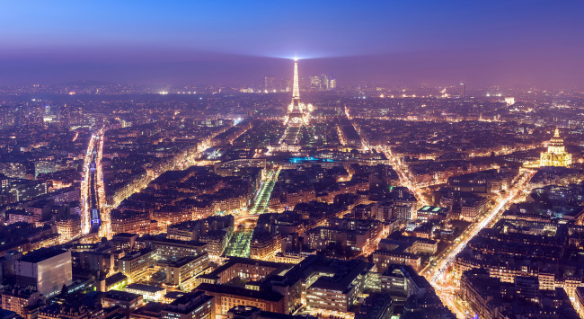 Обои картинки фото города, париж , франция, свет, огни, вечер, дома, башня, эйфелева, париж, город