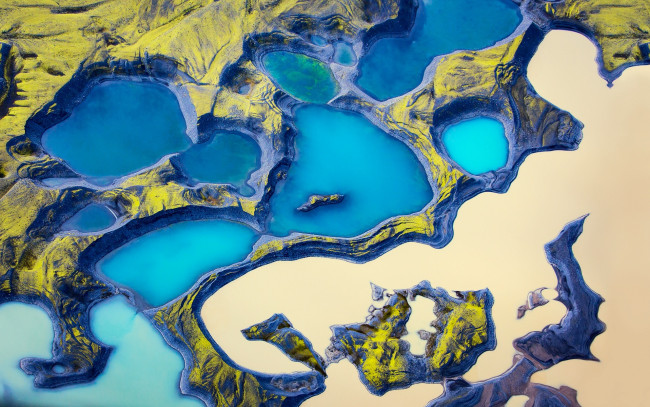 Обои картинки фото природа, другое, скалы, аэрофотосъёмка, озёра, вид, сверху, вода, исландия, острова