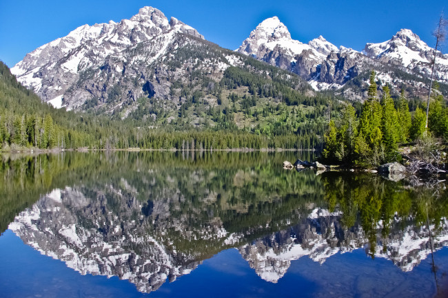 Обои картинки фото природа, реки, озера, деревья, горы, озеро, отражение, пейзаж