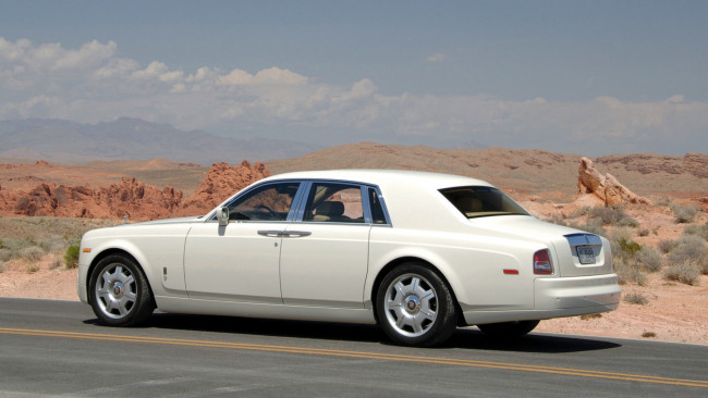 Обои картинки фото rolls, royce, phantom, автомобили, класс-люкс, великобритания, rolls-royce, motor, cars, ltd