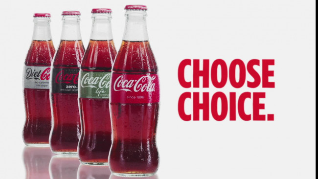 Обои картинки фото бренды, coca-cola, бутылки, напиток, надпись