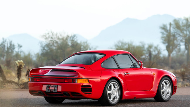 Обои картинки фото porsche 959, автомобили, porsche, красный, горы, деревья, кактусы