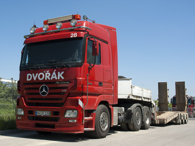 Обои картинки фото автомобили, mercedes, trucks