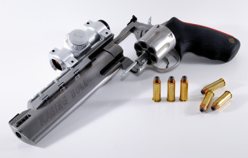 Картинка оружие револьверы прицел пули пистолет