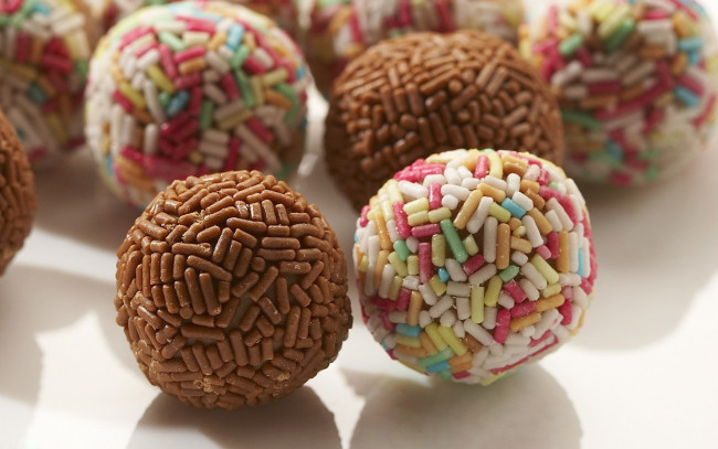 Обои картинки фото еда, конфеты, шоколад, сладости, шарики