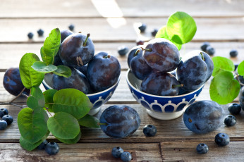 Картинка еда фрукты +ягоды листочки ягоды голубика сливы