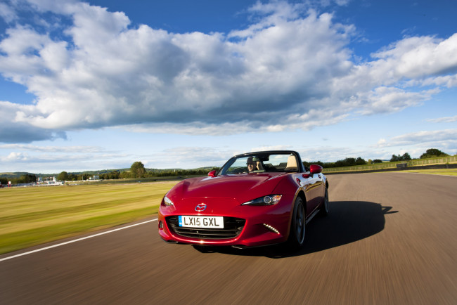 Обои картинки фото автомобили, mazda, mx-5, uk-spec, красный, 2015г, nd