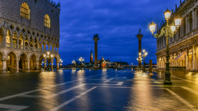 Обои картинки фото venice, города, венеция , италия, дворец, ночь, площадь