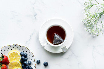 Картинка еда напитки +Чай лимон гипсофила клубника чай