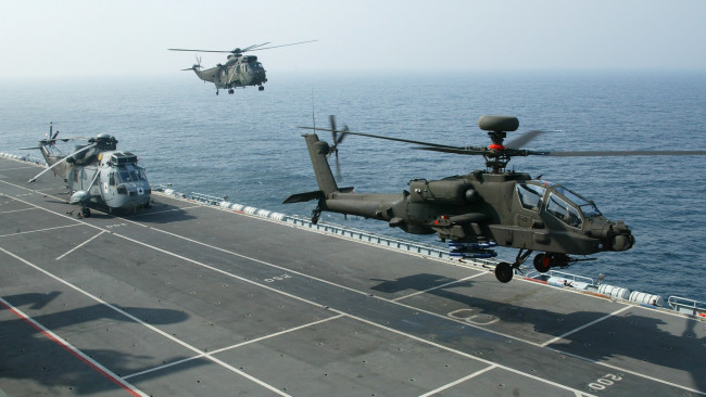 Обои картинки фото ah-64d, авиация, вертолёты, авианосец, палуба, военные, вертолеты