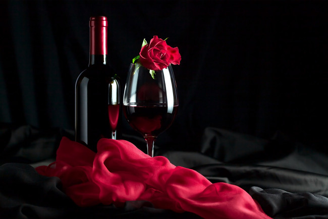 Обои картинки фото еда, напитки,  вино, бокал, роза, вино, бутылка