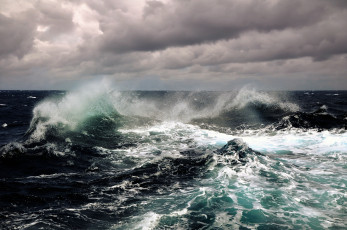 Картинка природа моря океаны облака стихия море шторм волны