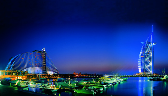 Обои картинки фото dubai, города, дубаи, оаэ, бухта, ночной, город, катера, пристань, jumeirah, beach, hotel
