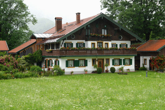 Обои картинки фото германия, бавария, ленгрис, города, здания, дома, лужайка, дом