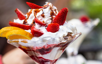 Картинка еда мороженое +десерты orange ice cream sweets вкусно десерт strawberry сладкое апельсин клубника шоколад