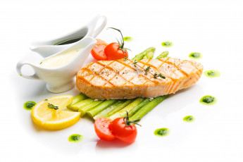 Картинка еда рыба +морепродукты +суши +роллы спаржа лосось соус помидор лимон