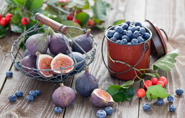 Обои картинки фото еда, фрукты, ягоды, голубика, инжир