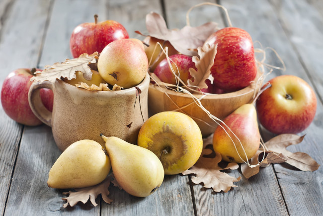 Обои картинки фото еда, фрукты,  ягоды, листья, яблоки, груша