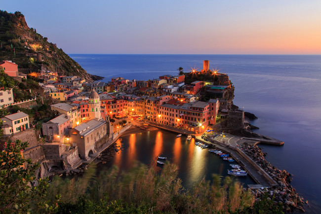 Обои картинки фото vernazza - cinque terre, города, - панорамы, море, поселок, скала