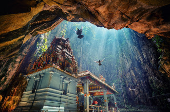 Картинка batu+caves города -+буддийские+и+другие+храмы ущелье храм