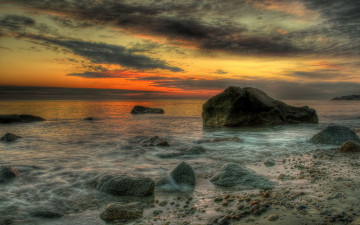 Картинка природа побережье камни тучи сумрак океан горизонт берег