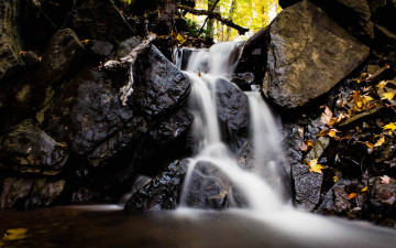 Картинка природа водопады камни ручей