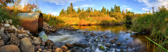 Обои картинки фото природа, реки, озера, река, лес, трава, поток, труба, камни