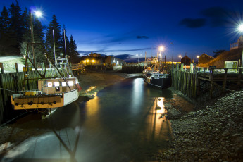 Картинка halls harbour canada канада ночь суда река дома причалы