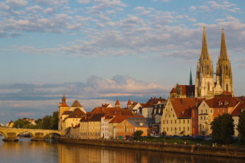 Картинка города регенсбург германия река собор
