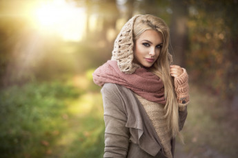 Картинка девушки -unsort+ блондинки осень свитер митенки макияж блондинка девушка