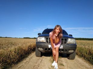 Картинка автомобили -авто+с+девушками jeep grand cherokee