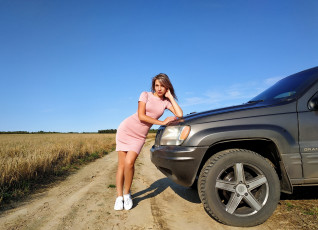 Картинка автомобили -авто+с+девушками jeep grand cherokee