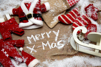 обоя праздничные, - разное , новый год, декорации, игрушки, санки, снег, вязаные, вещи, christmas, праздник, рождество