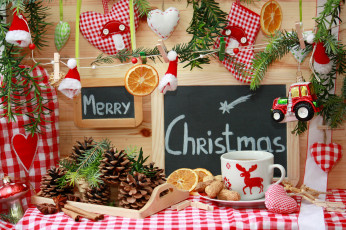 Картинка праздничные угощения чашка рождество праздник christmas пряности шишки декорации елочные игрушки