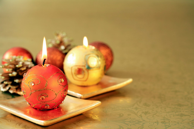Обои картинки фото праздничные, новогодние свечи, свечи, пламя, шишки